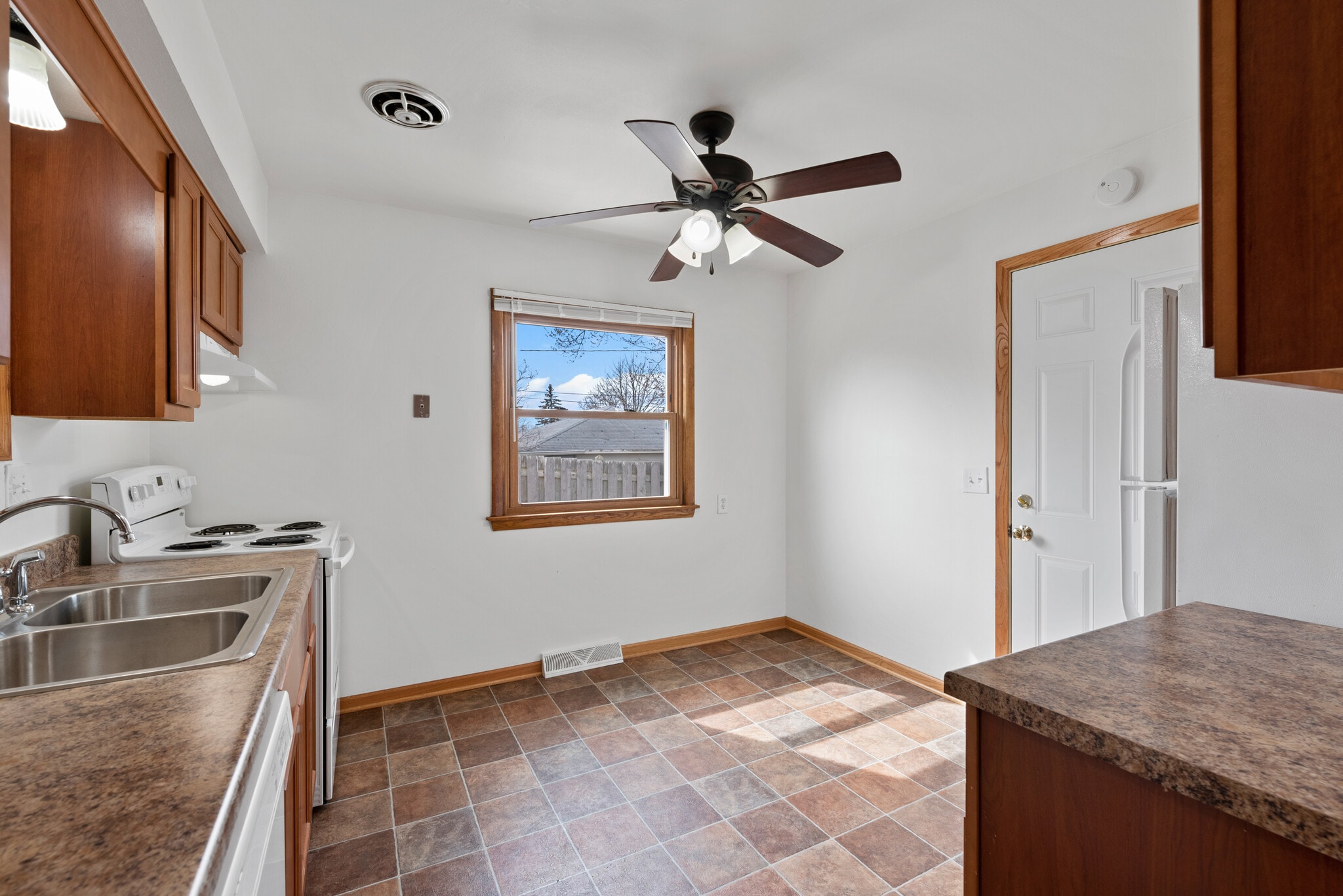 Building Photo - 3769 S 88th St