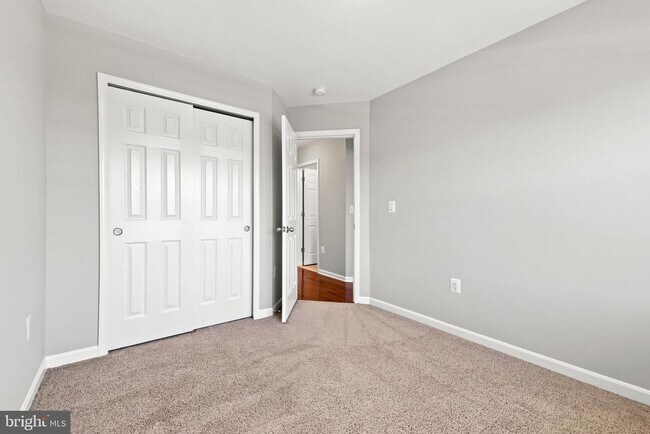 Building Photo - 25678 Pleasant Valley Rd