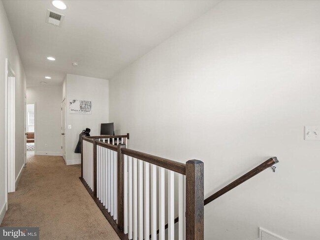 Building Photo - 25465 Nichols Orchard Terrace
