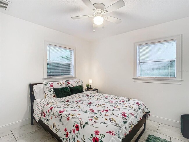 Building Photo - 3025 Long St