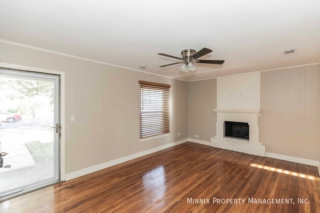 Building Photo - 3001 S Monroe St