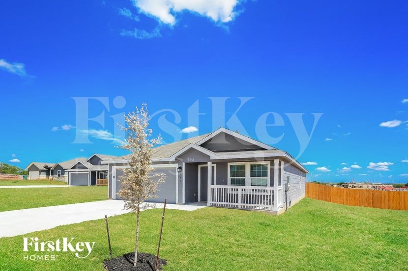 Building Photo - 131 Agave Cir