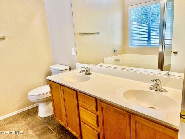 Building Photo - 7644 W Foothill Dr