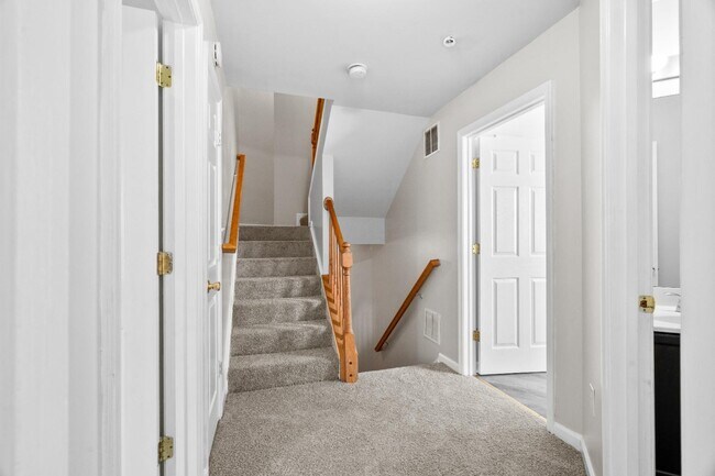 Building Photo - 2108 Bristol Dr