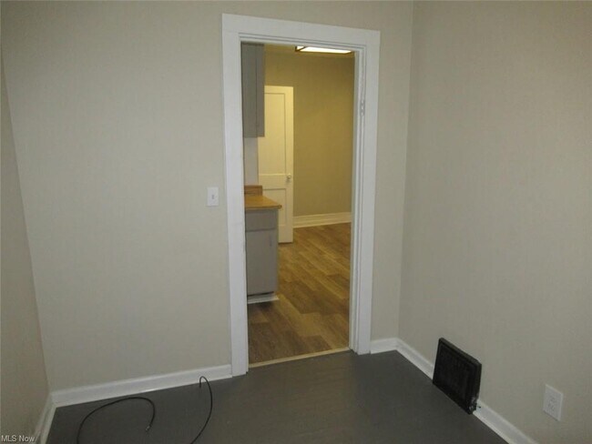 Building Photo - 133 W Jackson St