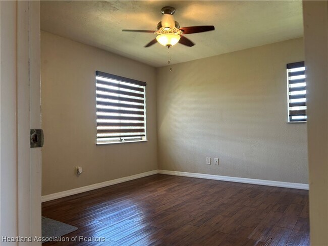 Building Photo - 5556 Matanzas Dr