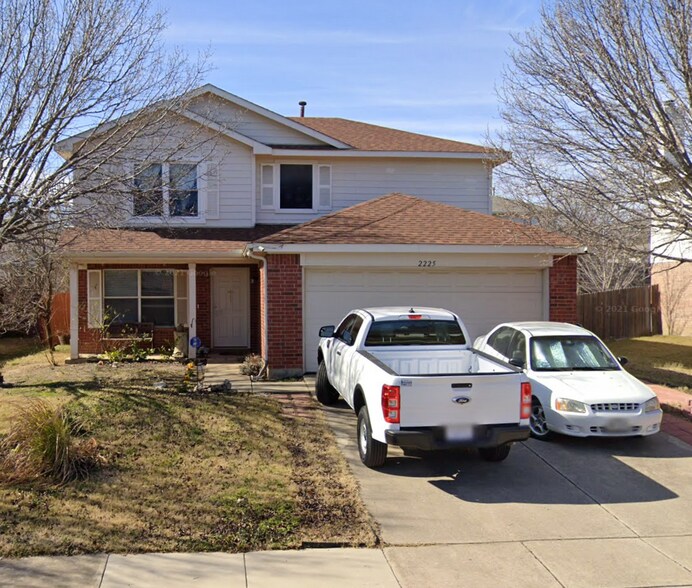 Primary Photo - 2229 Overlook Ln