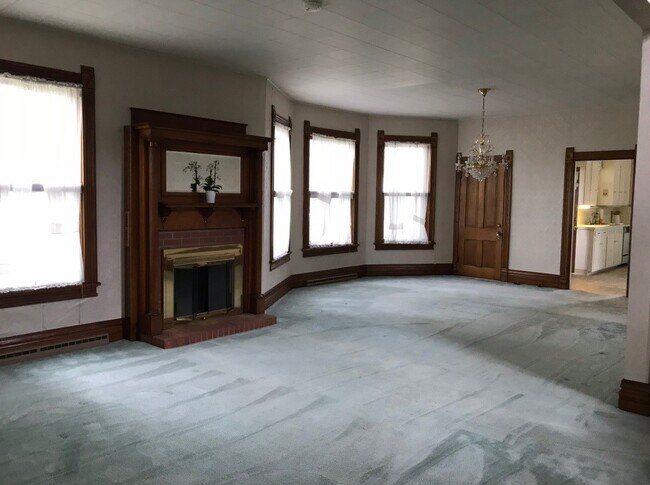 Building Photo - 6387 N 107th St