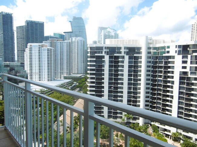 Building Photo - 770 Claughton Island Dr