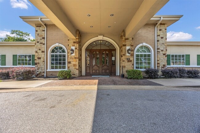 Building Photo - 10 Snead Ln