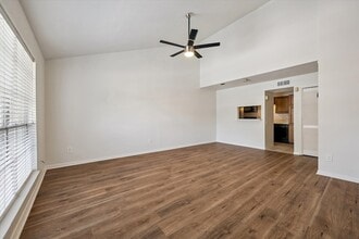 Building Photo - 1860 White Oak Dr