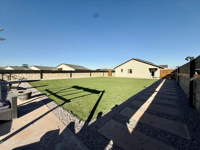 Building Photo - 11860 Ernest Rd