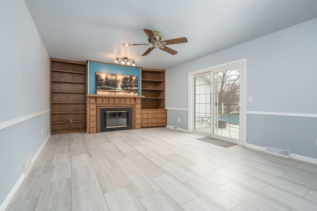 Building Photo - 4 Bedroom Home in Richland