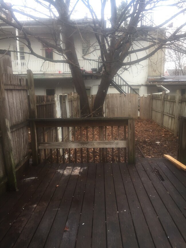 Building Photo - 3 Bedroom House in Downtown York