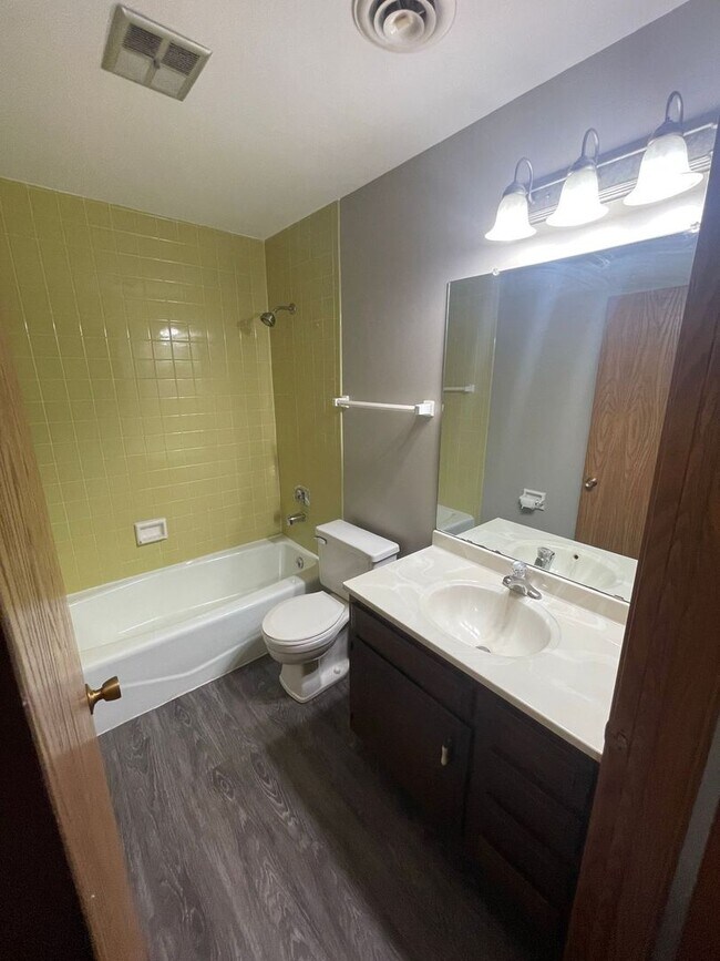 Interior Photo - 6868-6870 Kathleen Court - 12 Family