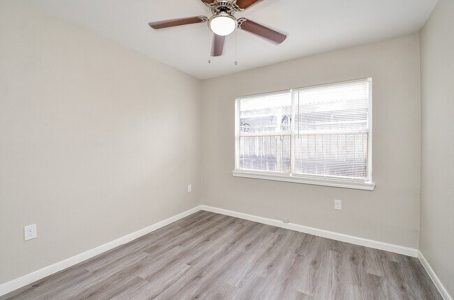 Building Photo - 6741 Limestone St