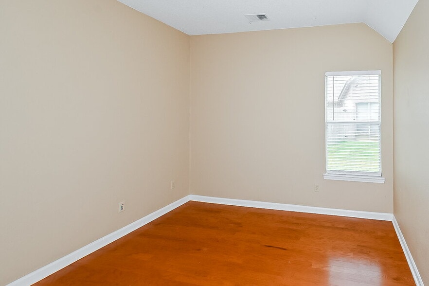 Building Photo - 8169 Oak Moss Cove
