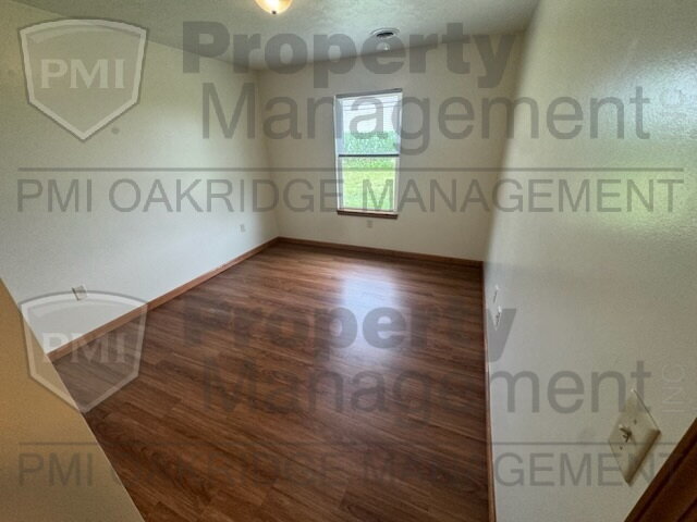Building Photo - Country 3 Bedroom Apartment with 2 Car Garage