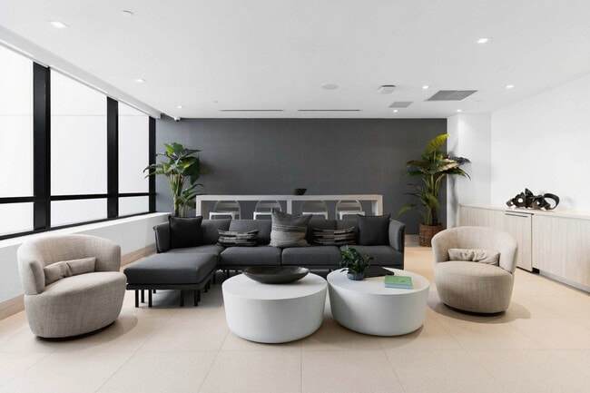 Building Photo - 225 N Miami Ave