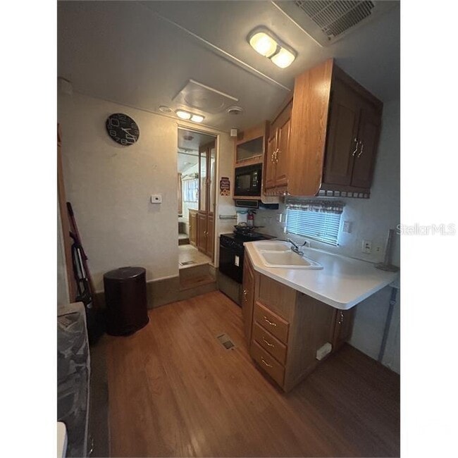 Building Photo - 3004 E Yukon St