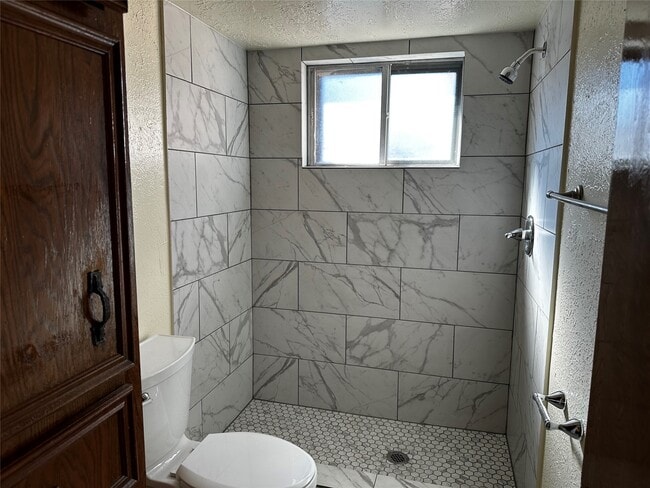 Building Photo - 330 Maybrook Dr