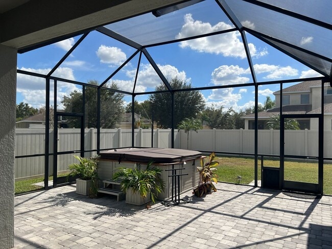 Building Photo - 3 Bedroom 2 Bath Single Family Home