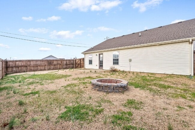 Building Photo - 935 Hugh Hunter Rd
