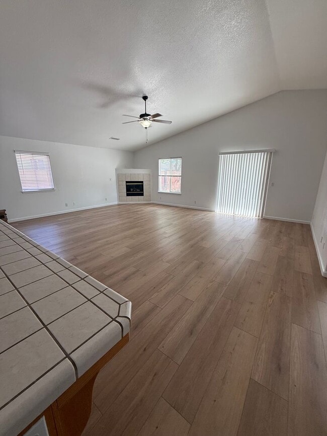 Building Photo - Great home in shandon