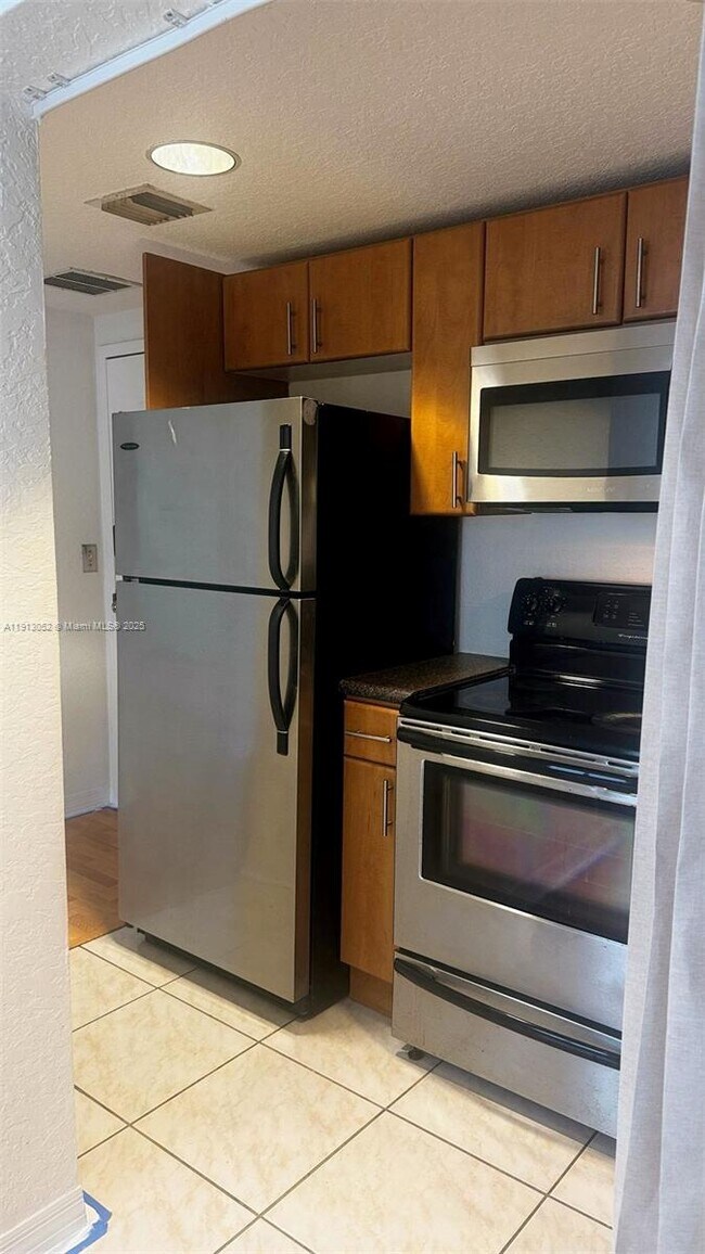 Primary Photo - 7326 Collins Ave