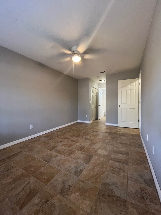 Building Photo - 3417 NW 53rd Ter