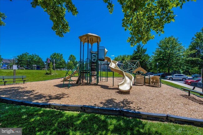 Building Photo - 13860 Crosstie Dr
