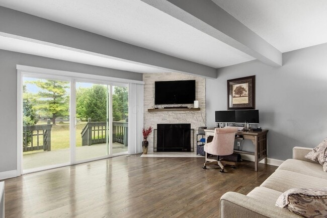 Building Photo - 6930 Avery Rd