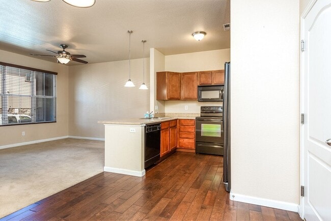 Building Photo - Townhome in the N/E Area for Rent