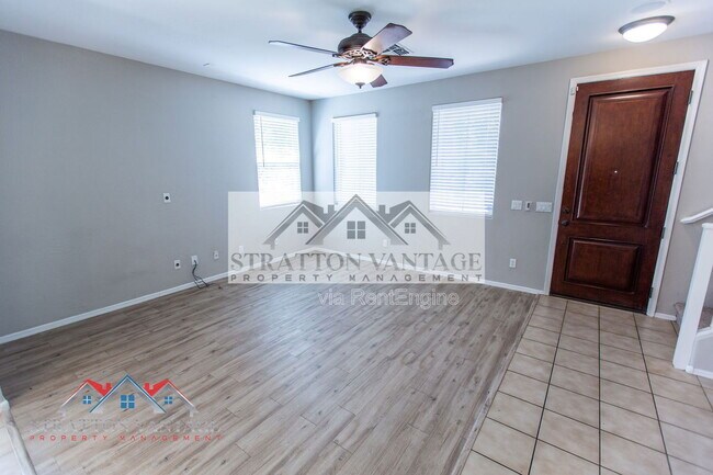 Building Photo - 10013 E Impala Ave