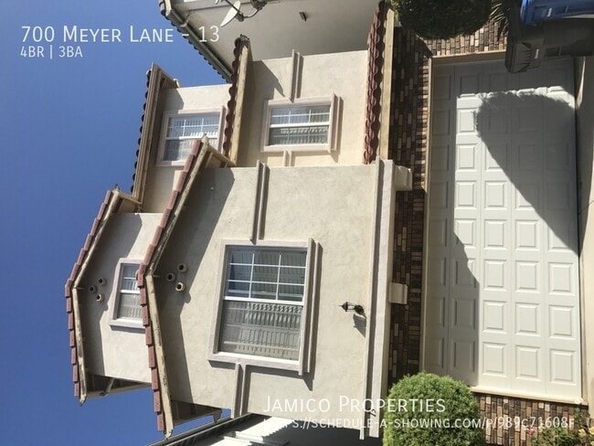 Building Photo - 700 Meyer Ln