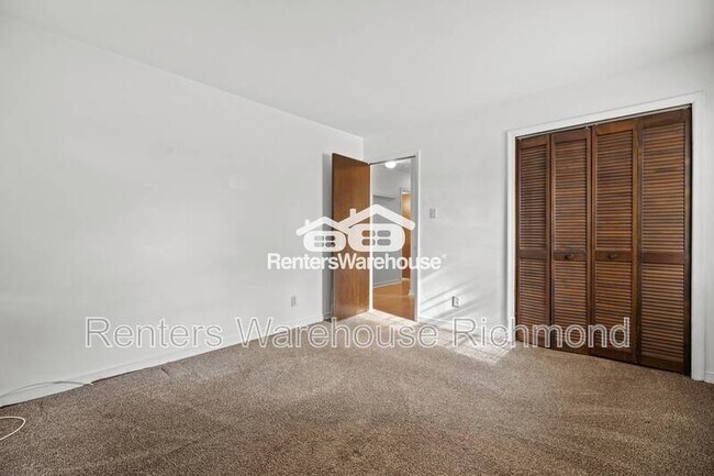 Building Photo - 12330 Deerhurst Dr