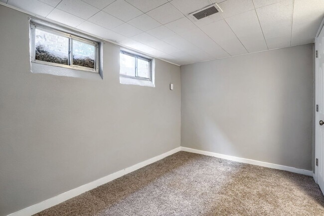 Building Photo - 1701 Lima St