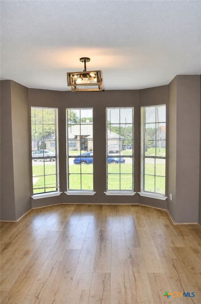 Building Photo - 4312 Creekside Dr