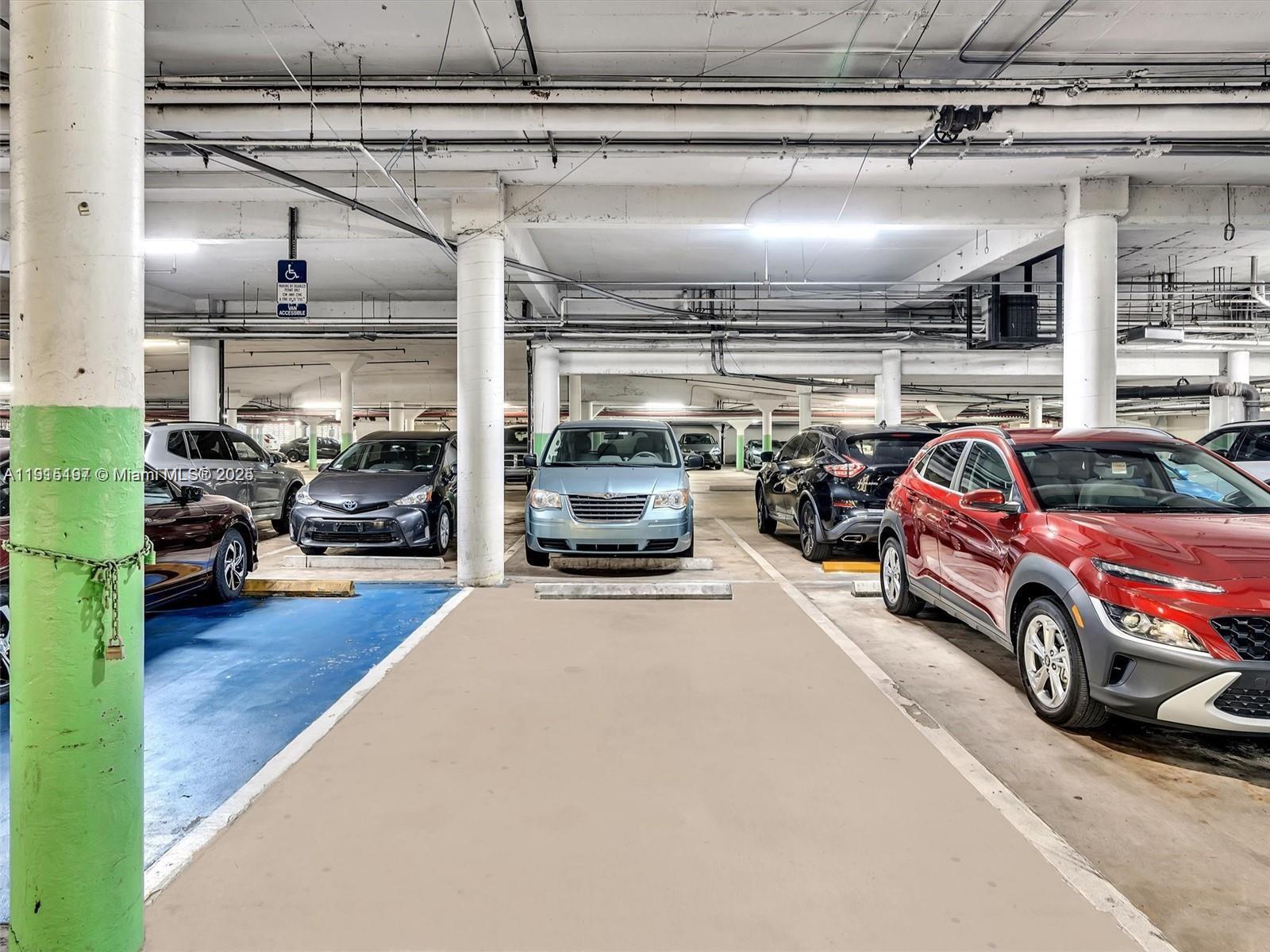 Building Photo - 801 S Miami Ave