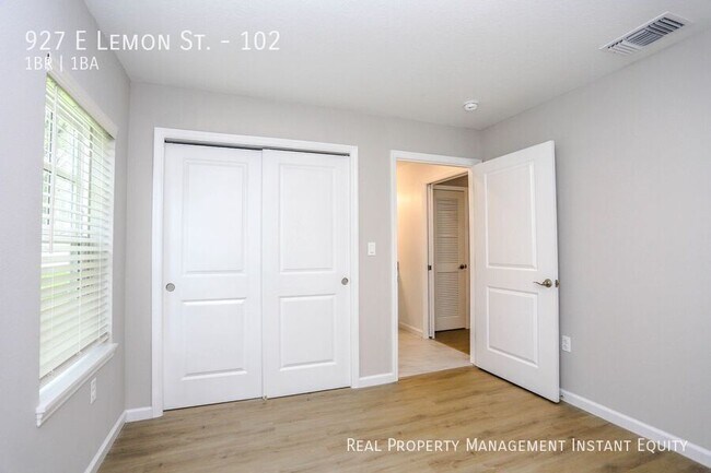 Building Photo - 927 E Lemon St