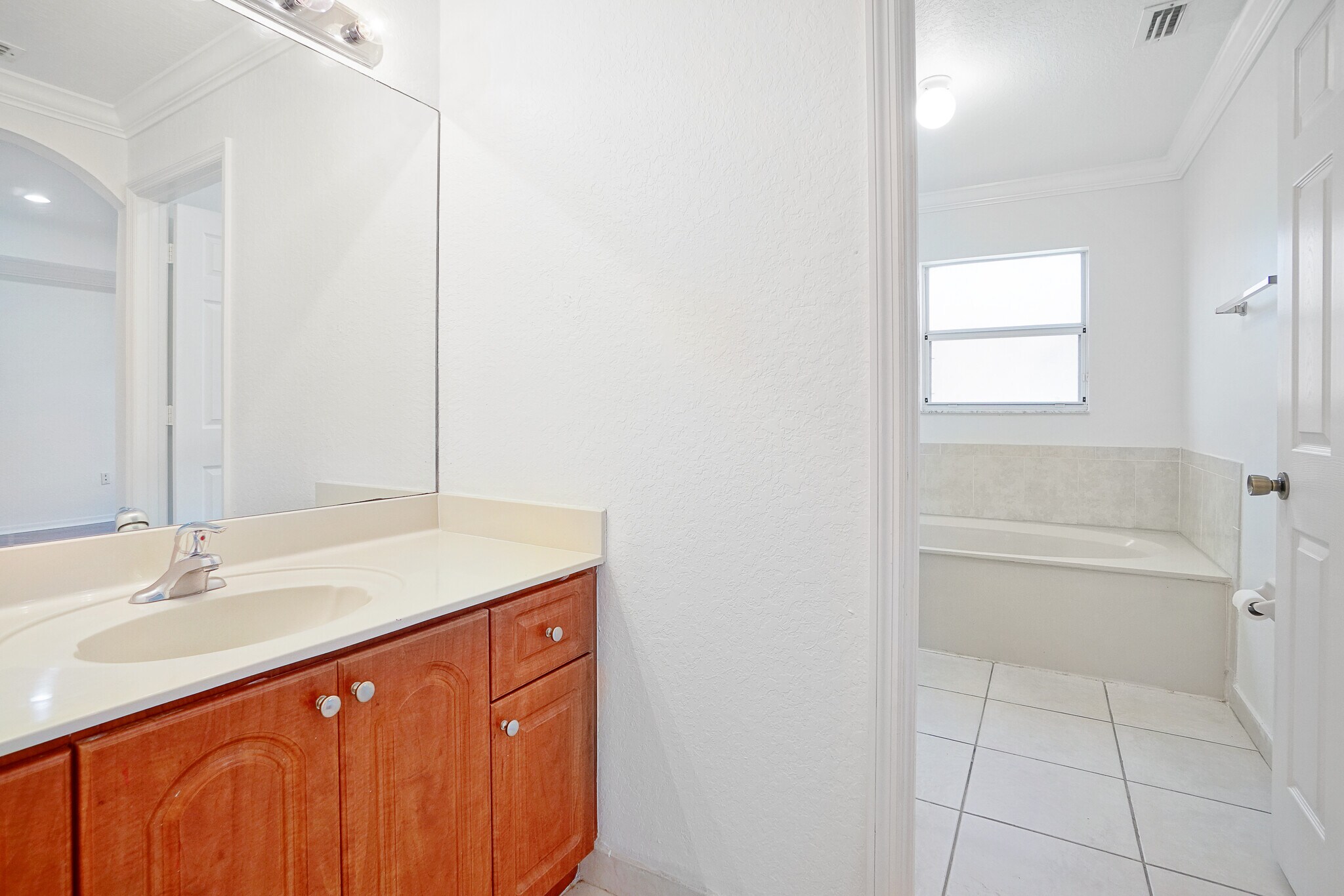 Building Photo - 8881 SW 220th Ln