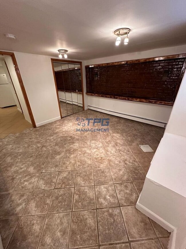 Building Photo - 235 Arlington Ave