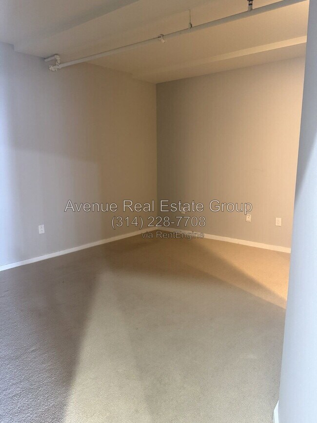 Building Photo - 915 Olive St