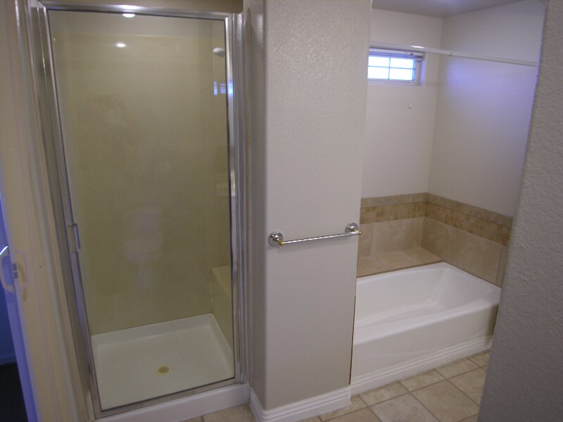 Building Photo - 110 E Ford Ave