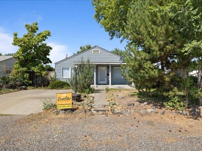Building Photo - 1617 Mahan Ave