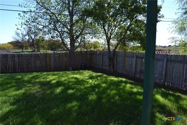 Building Photo - 4518 Ronald Dr