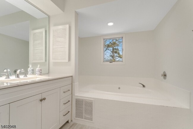 Building Photo - 48 Westchester Terrace