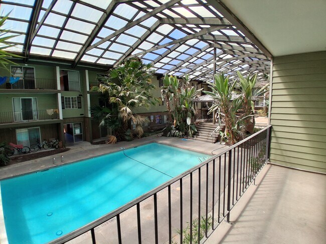 Building Photo - 724 W 1720 N