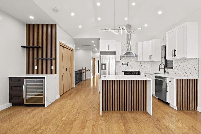 Building Photo - 482 John F. Kennedy Blvd