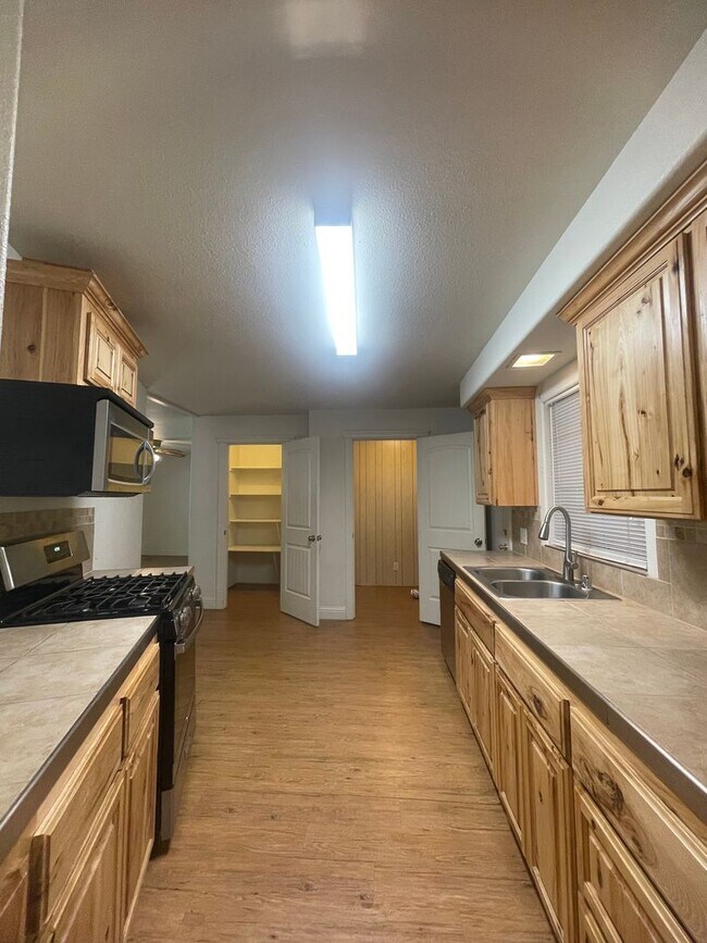 Building Photo - SHASTA FOREST VILLAGE / MANUFACTURED 2 BED 2 BATH HOME IN SHINGLETOWN